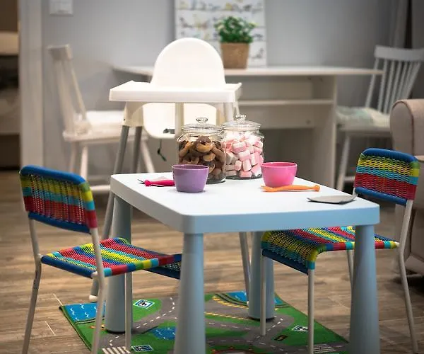 Laura Family Apartments
